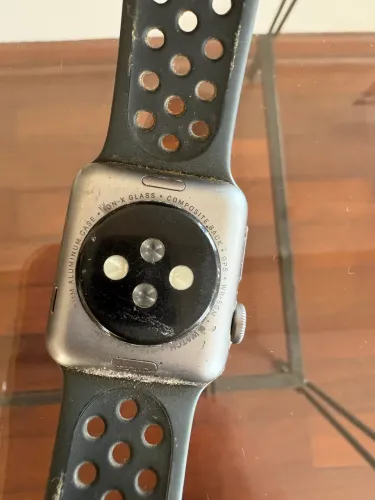 Apple Watch Series 3 42mm Cinza Espacial - Tela Quebrada / Para Conserto ou Peças