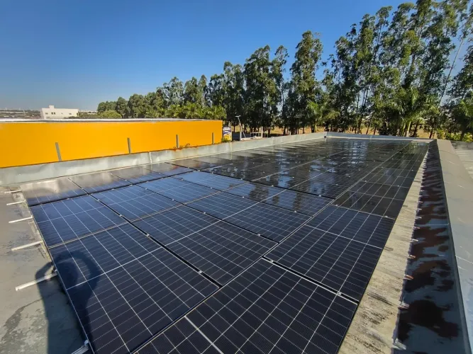 Limpeza de placa solar
