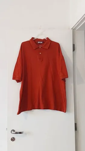 Camisa Polo Aviator;Tamanho G.Cor Terracota.Busto 64cm; Altura 74cm.