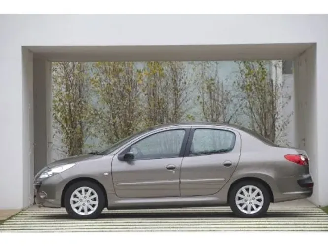Peugeot 207 Sed. Passion XR Sport 1.4 Flex 8V 4P 2011