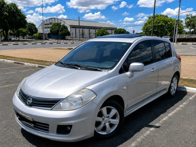 Nissan Tiida SL 1.8/1.8 Flex 16V Aut. 2013