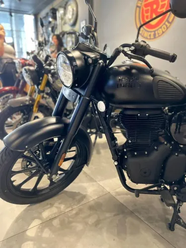 CLASSIC 350 STEALTH BLACK - JOÃO