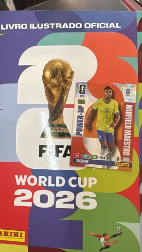 Adrenalyn XL FIFA World Cup 2026 traz o jogador Casemiro em uma edição especial "Power-Up