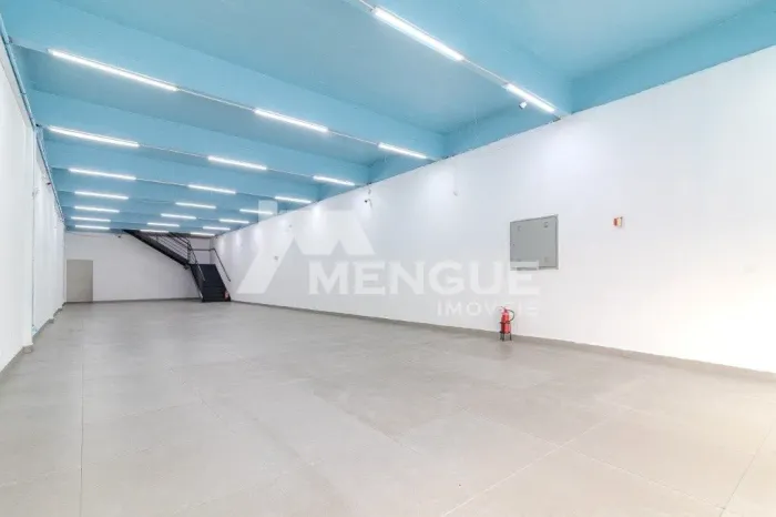 Loja Comercial de 400m² em Localização Próximo ao Bourbon Wallig