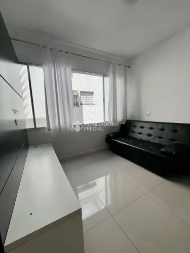 Apartamento na Avenida Hercilio luz.