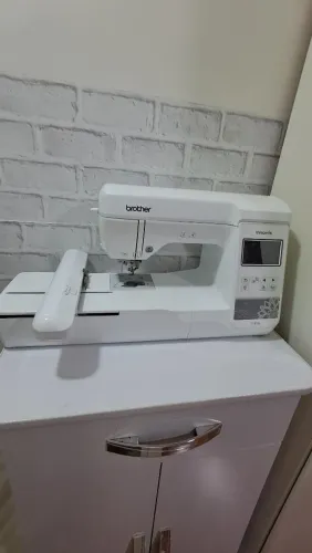 Maquina de Bordar - Bordadeira Eletrônica Brother PE 810L - Ótimo Estado (1 ano de Uso)