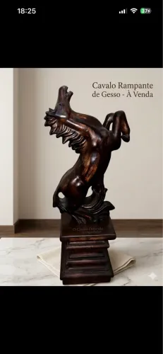 Escultura Cavalo Rampante de Gesso - Estilo Antigo e Decorativo