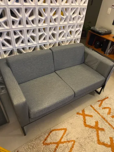Sofá 2 lugares Tok&Stok Detroit