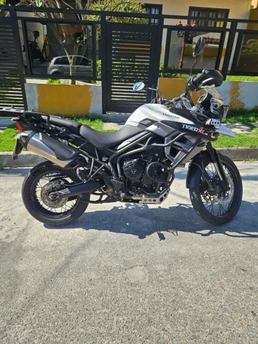 Triumph Tiger 800 XCX
