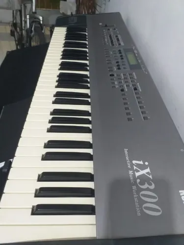Teclado Korg ix300 workstation