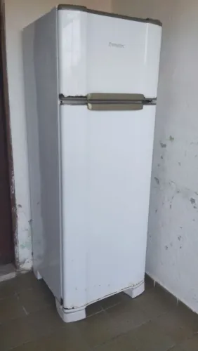 Geladeira para vender logo 350