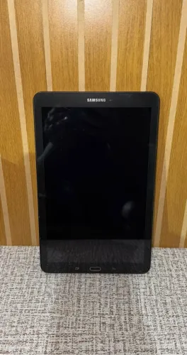 Vendo Tablet Samsung Galaxy Tab E todo original nunca aberto