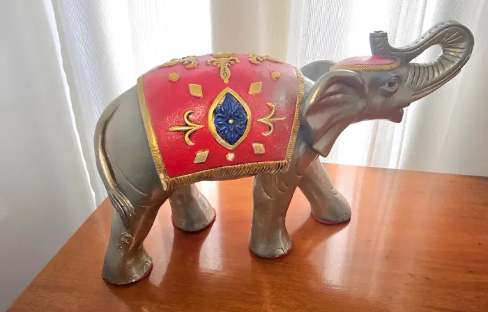 Estatueta em gesso de Elefante