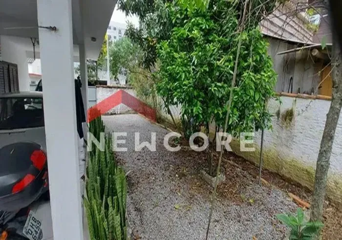 Casa em Rua Arcanjo Cândido da Silva - Praia de Fora - Palhoça/SC