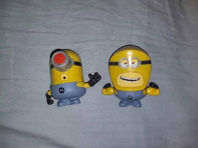 2 Bonecos dos Minions da coleção McDonald's 2024