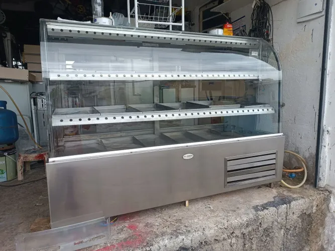 Balcão refrigerado curvo 
