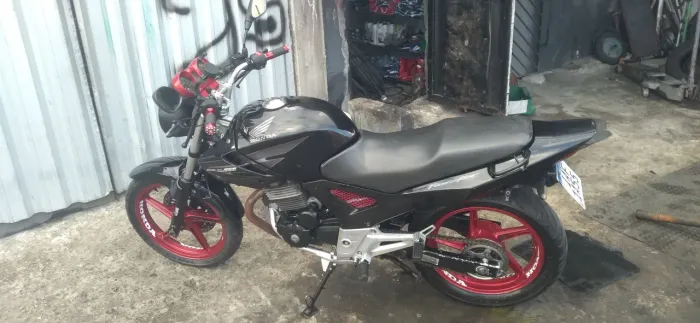 Twisterum lucho de moto 