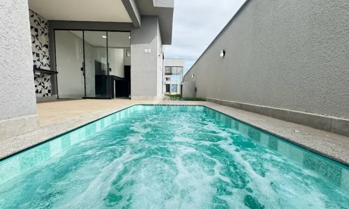 Casa térrea no Terras Alpha 2 | 3 suítes | Piscina aquecida | Senador Canedo