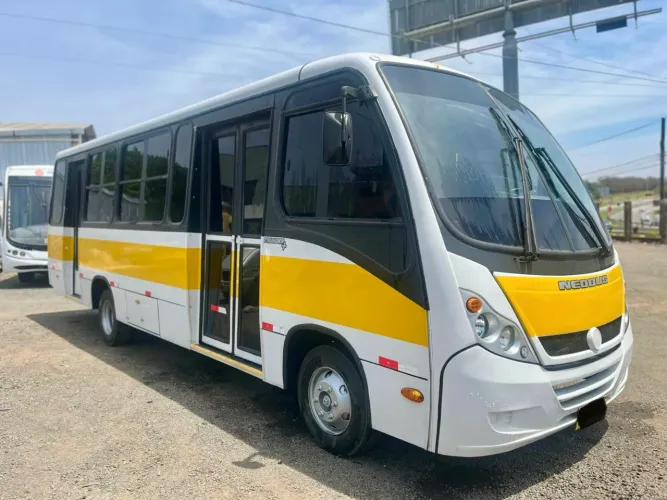 NEOBUS THUNDER ANO 2013