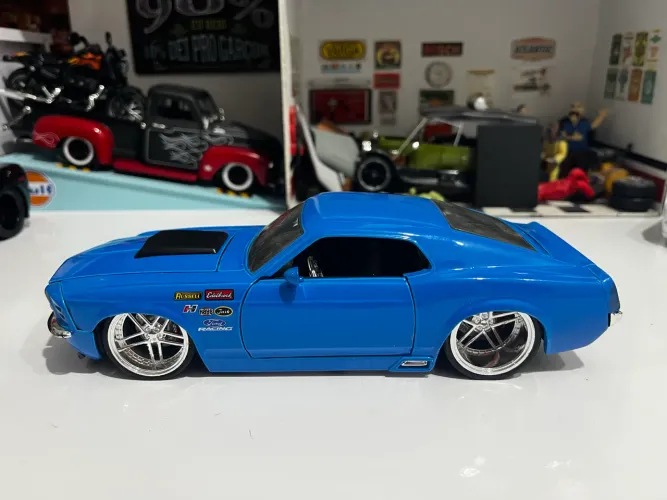 Miniatura Ford Mustang Boss 