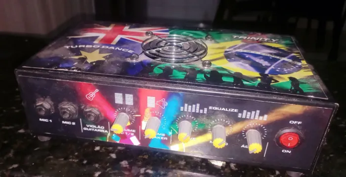 Amplificador de Mesa 300w