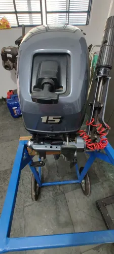 Motor de Popa Yamaha 2T 15 HP ano 2012