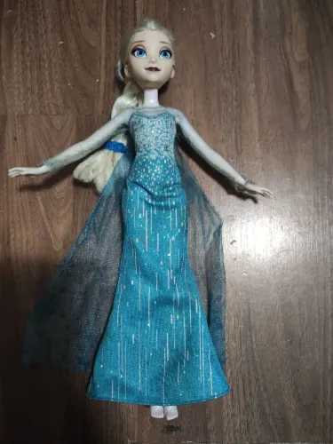 Boneca Elsa Frozen 2014 Usada.