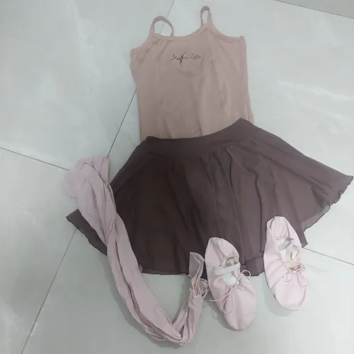 vendo pa ra balé tamanho p so 70 reais completo