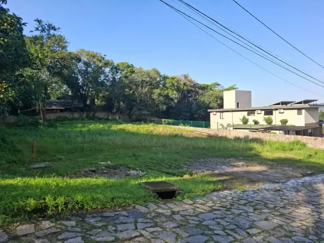 Terreno 1.017m² em Condomínio Fechado com Vista para o Mar - Lagoa da Conceição