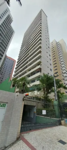 Muito perto da beira mar, 200 metros, prédio muito bem conservado, andar baixo,