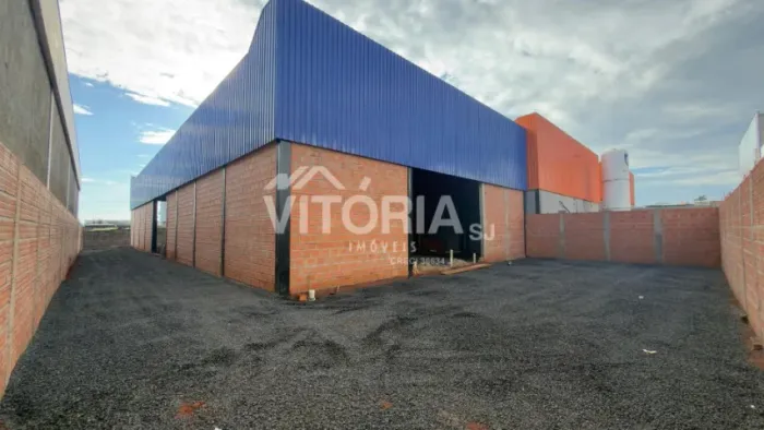 Barracão Comercial à Venda, 400 m², Próximo à Rodovia BR153, Posto Tabocão - 52 - Alugado