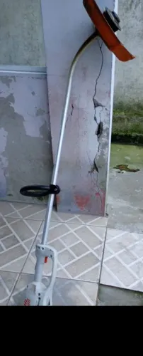 Maquina de cortar grama...