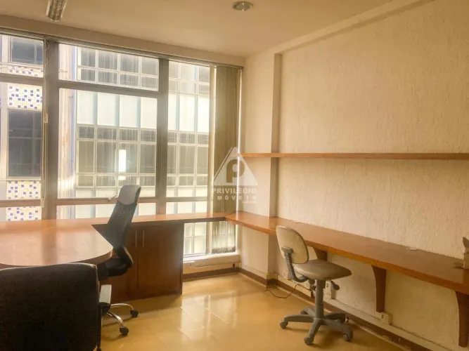 Sua Nova Sede no Centro: Sala com Ante-sala próximo do Metrô