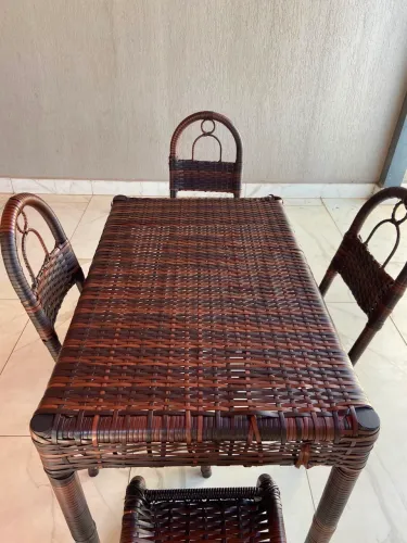 Jogo de mesa com cadeira