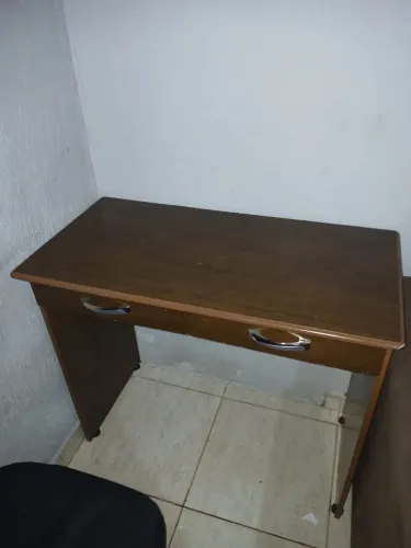 Escrivaninha +cadeira carapicuiba