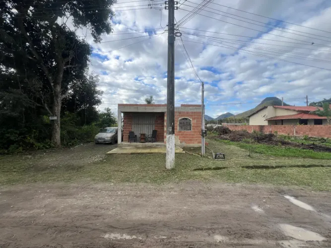 VENDE-SE CASA EM ITAIPUAÇU A PREÇO DE TERRENO
