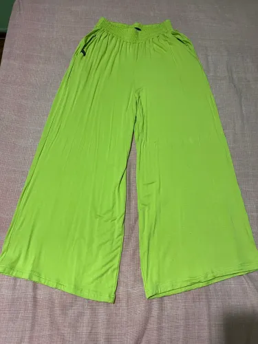calça pantalona de malha verde 