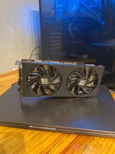 Placa de vídeo RX 5500 XT Fortnite PUBG Roblox 120FPS