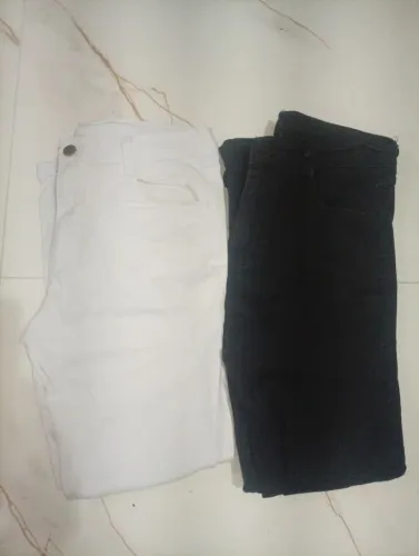 2 calça jeans presta e branco