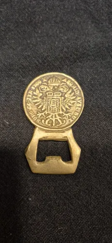 Abridor de garrafa de 246 anos