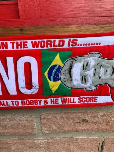 Manta do LIVERPOOL FC, assinada pelo centroavante ROBERTO FIRMINO.