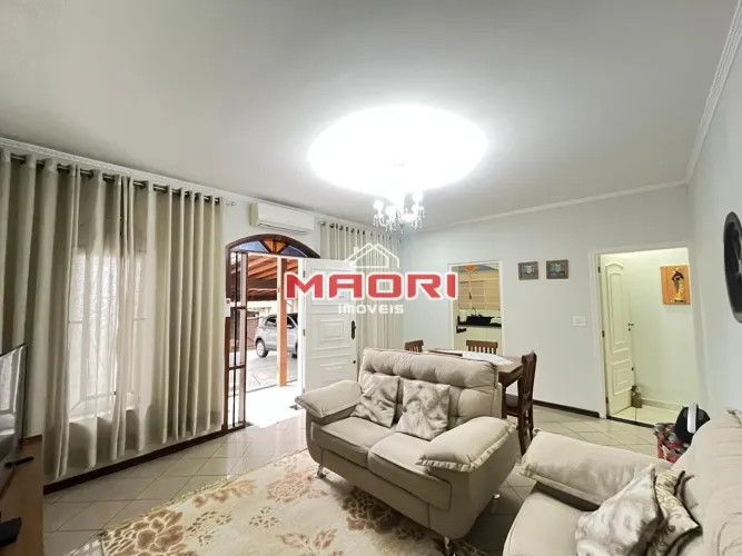 Casa à venda no bairro Vila Santana em Valinhos
