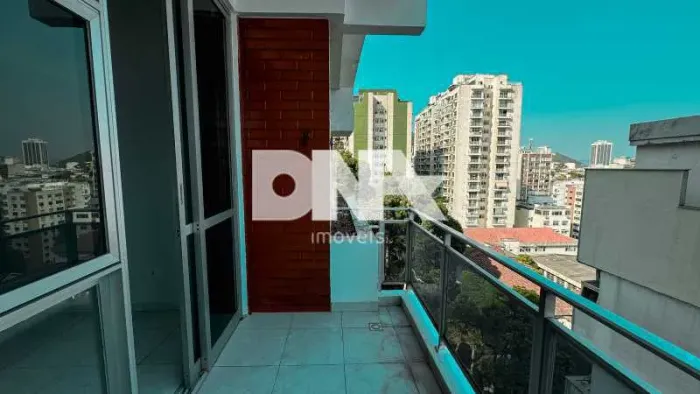 Apartamento - / Residencial / Copacabana