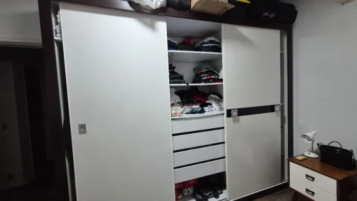 Guarda roupa grande