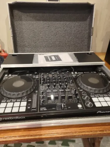 Pioneer DDJ-1000 (controladora de DJ profissional de 4 canais)