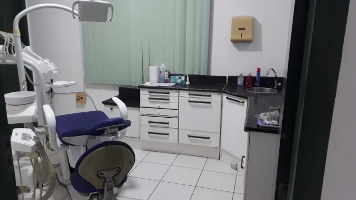 CONSULTÓRIO ODONTOLÓGICO COMPLETO À VENDA