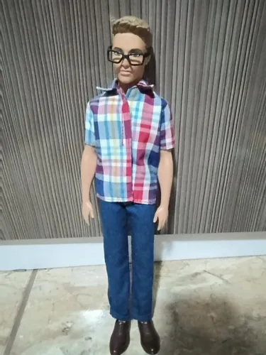 Boneco Ken 