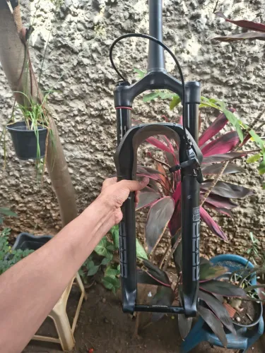 Suspensão Rockshox Reba 100mm Boost