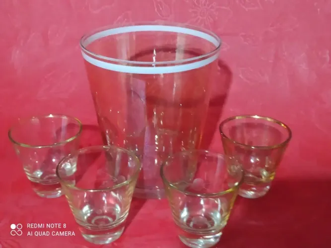 Balde de gelo e 4 copinhos de cristal  anos 60 