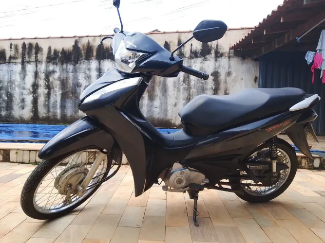 Vende-se moto biz 